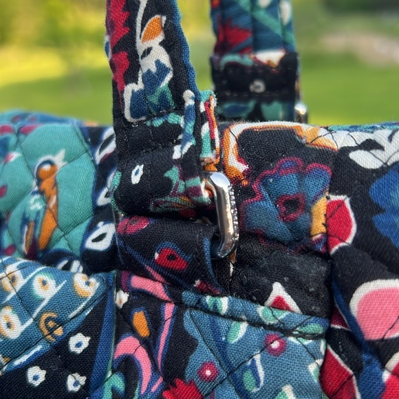 Vera Bradley Enchantment multi compartment shoulder bag EUC - Picture 11 of 13